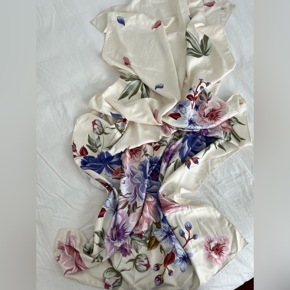 Satin floral scarf - Yuna for Los Roveldas